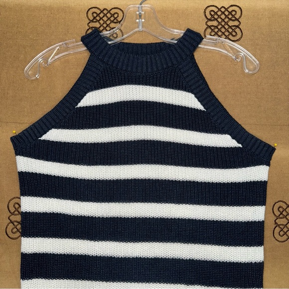 Old Navy NWOT! Navy/White Knit Sleeveless Striped Shaker Stitch Cropped Sweater - Picture 6 of 17